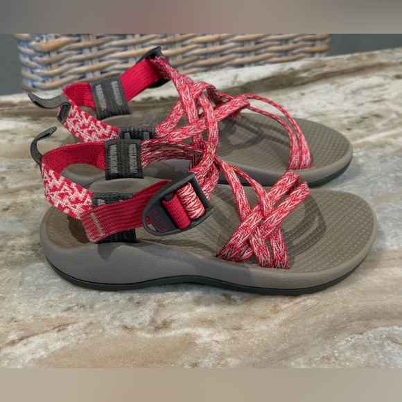 Kids CHACO ZX/1 Ecotread Pink Strappy adjustable sandals- Size 2 - Picture 4 of 7